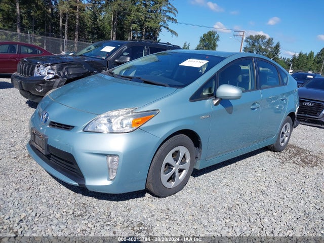 Toyota Prius Three 2014 JTDKN3DU3E1817618 Image 2