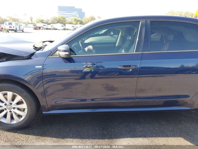 1VWAT7A33EC091815 Volkswagen Passat 1.8t Wolfsburg Edition