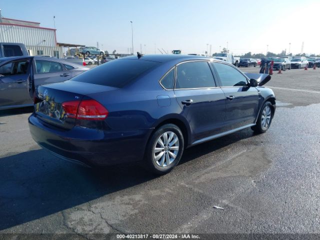 1VWAT7A33EC091815 Volkswagen Passat 1.8t Wolfsburg Edition