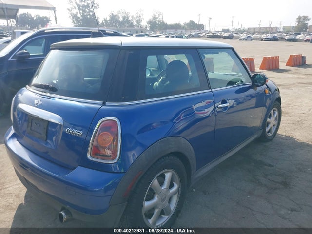 2009 MINI COOPER WMWMF33599TW70342 Photo 3