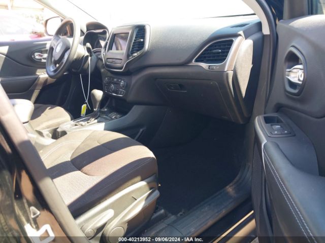 1C4PJMCX4KD306609 Jeep Cherokee Latitude 4x4