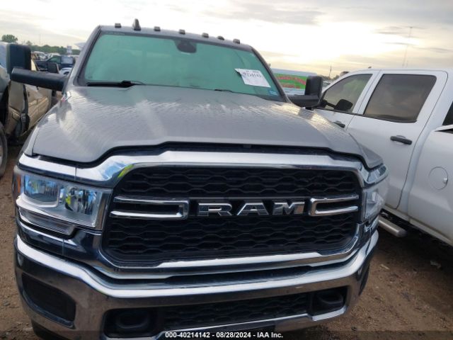 3C6UR5CJ3NG326667 RAM 2500 Tradesman  4x4 6'4 Box