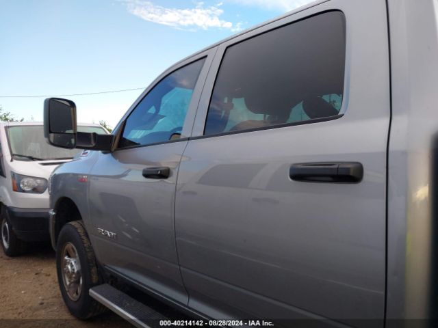 3C6UR5CJ3NG326667 RAM 2500 Tradesman  4x4 6'4 Box