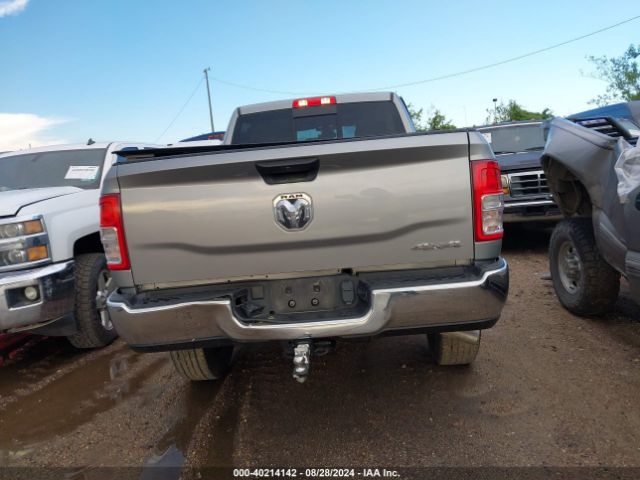 3C6UR5CJ3NG326667 RAM 2500 Tradesman  4x4 6'4 Box