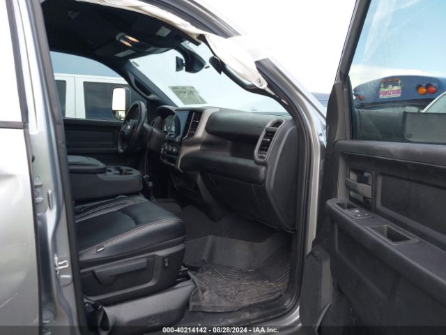 3C6UR5CJ3NG326667 RAM 2500 Tradesman  4x4 6'4 Box