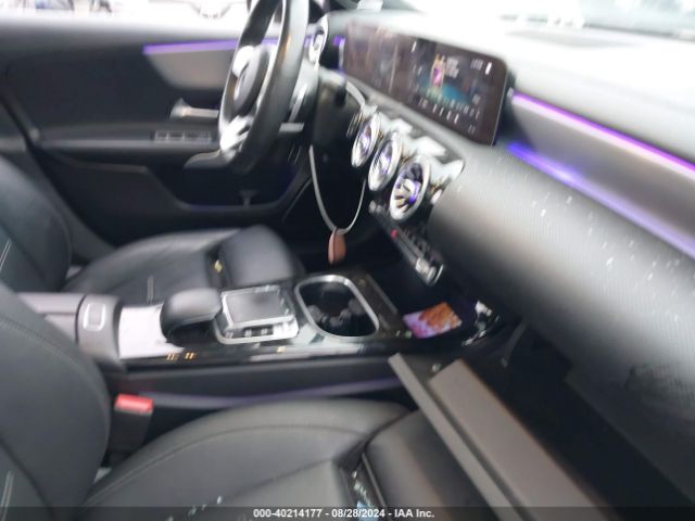 WDD3G4EBXLW039745 Mercedes-Benz A 220