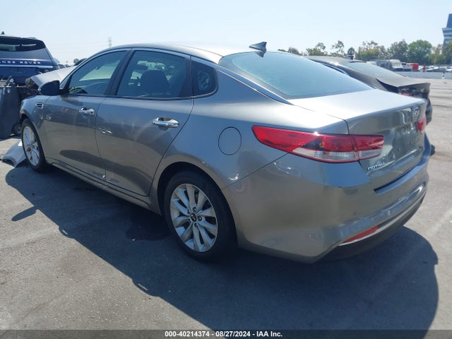 KIA Optima Lx 2018 5XXGT4L30JG261275 Image 3
