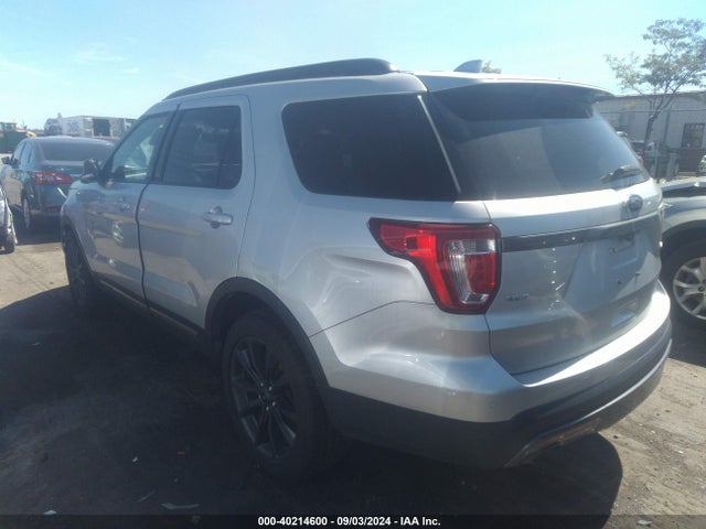 Ford EXPLORER XLT 2017 1FM5K8D88HGD84588 Image 3