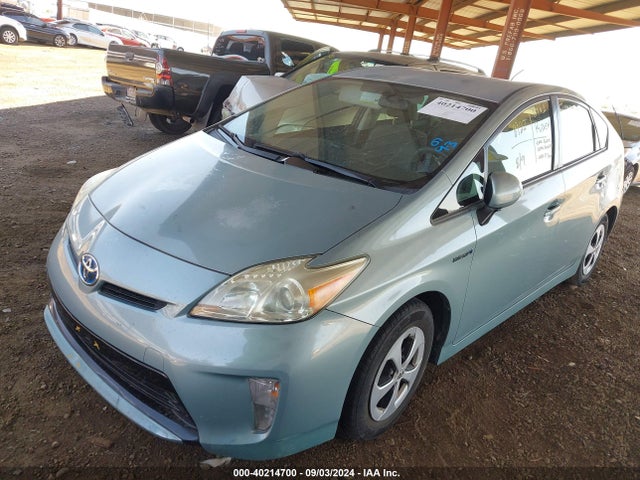 Toyota Prius Two 2015 JTDKN3DU3F1943415 Image 2