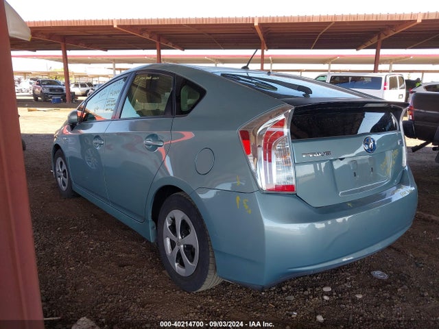 Toyota Prius Two 2015 JTDKN3DU3F1943415 Image 3