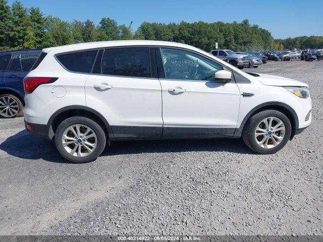 Ford ESCAPE SE 2019 1FMCU9GD3KUC07522 Image 13