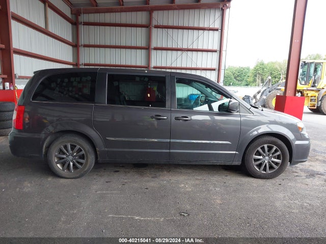 2C4RC1HG5FR610111 Chrysler Town & Country S
