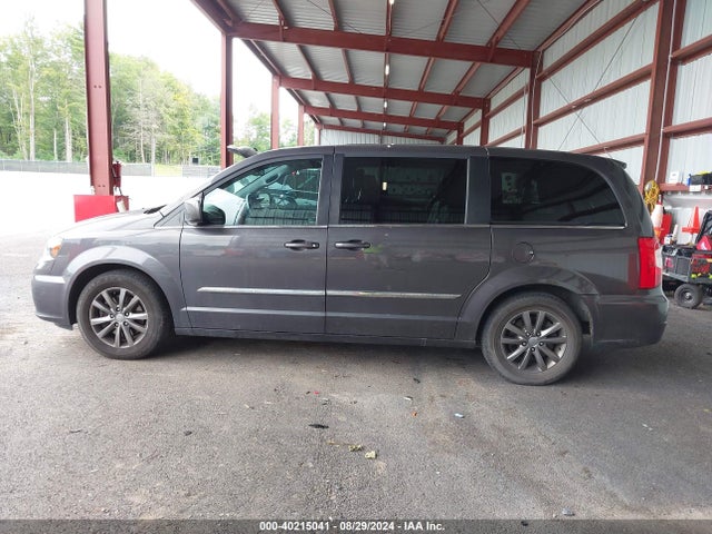2C4RC1HG5FR610111 Chrysler Town & Country S