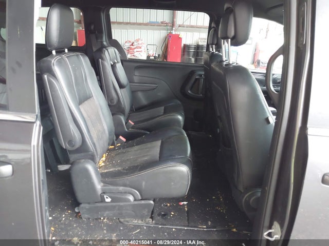 2C4RC1HG5FR610111 Chrysler Town & Country S