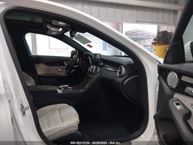 55SWF6GB3FU042528 Mercedes-Benz C 400 4matic