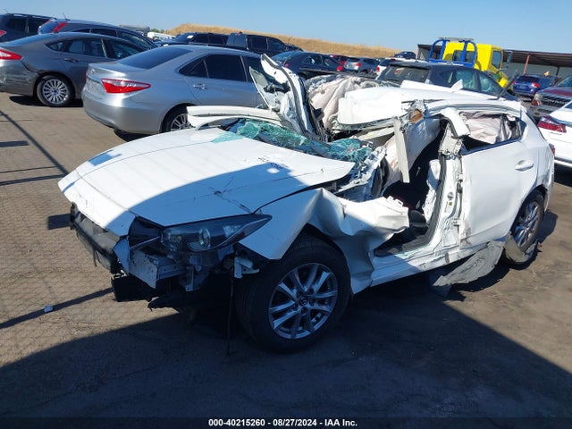 Mazda Mazda3 I Touring 2014 JM1BM1L76E1107728 Image 2