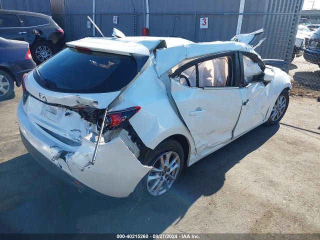 Mazda Mazda3 I Touring 2014 JM1BM1L76E1107728 Image 4