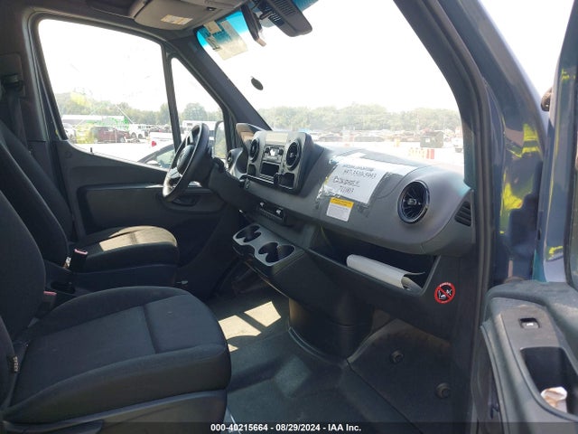 WD4PF1CD2KP140262 Mercedes-Benz Sprinter 2500 High Roof V6