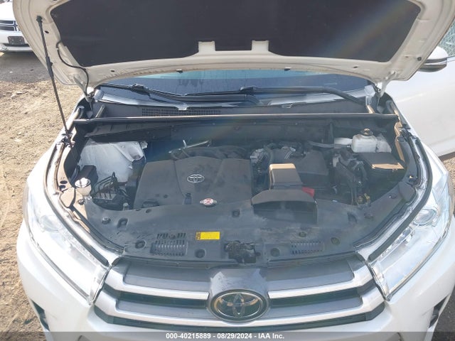 Toyota Highlander Le Plus 2019 5TDBZRFH2KS969234 Image 10