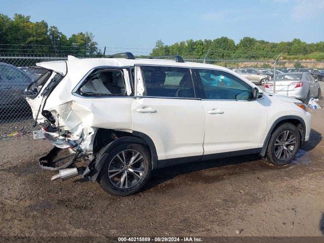 Toyota Highlander Le Plus 2019 5TDBZRFH2KS969234 Image 13
