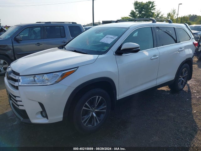 Toyota Highlander Le Plus 2019 5TDBZRFH2KS969234 Image 14