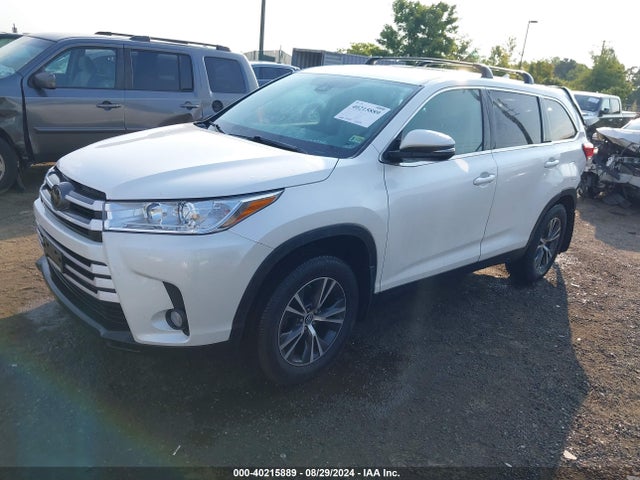 Toyota Highlander Le Plus 2019 5TDBZRFH2KS969234 Image 2