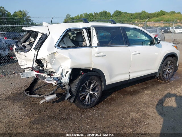Toyota Highlander Le Plus 2019 5TDBZRFH2KS969234 Image 4