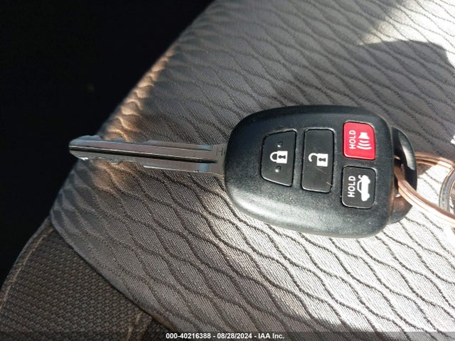 Toyota COROLLA LE 2017 5YFBURHE4HP615671 Image 11