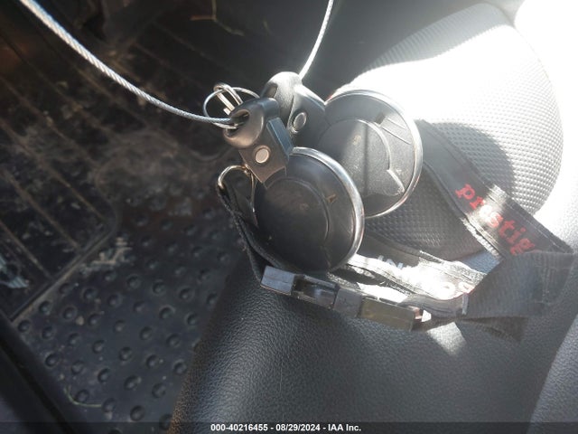 2011 MINI COOPER S WMWSV3C58BTY22756 Photo 10