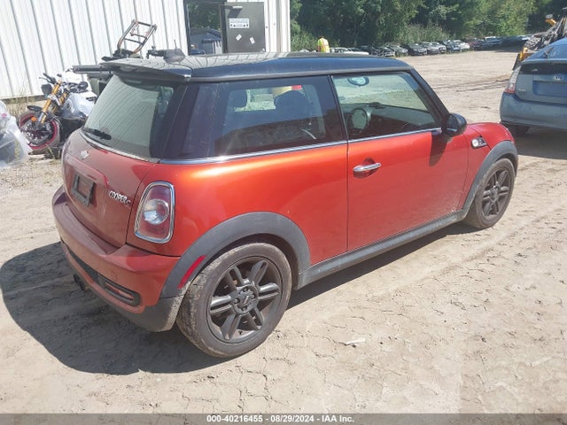 2011 MINI COOPER S WMWSV3C58BTY22756 Photo 3