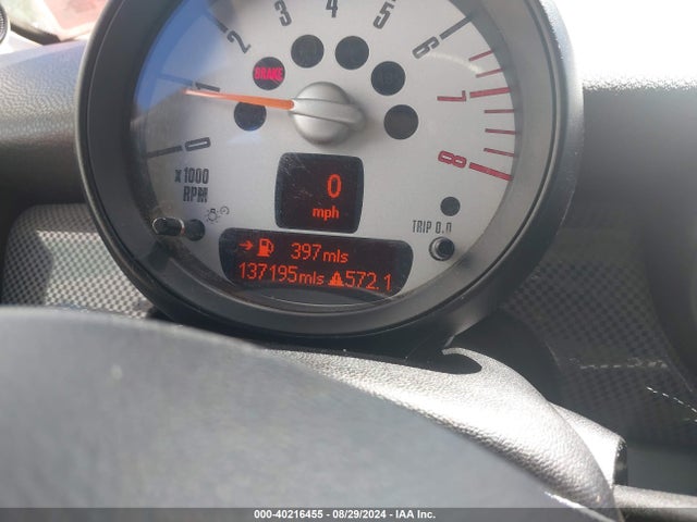 2011 MINI COOPER S WMWSV3C58BTY22756 Photo 6