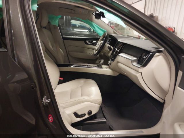 LYV102RK4JB106234 Volvo Xc60 T5 Momentum