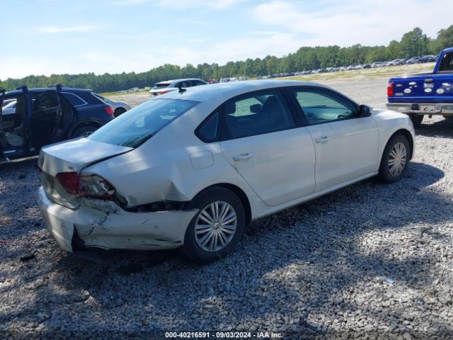 1VWAT7A35EC095624 Volkswagen Passat 1.8t S