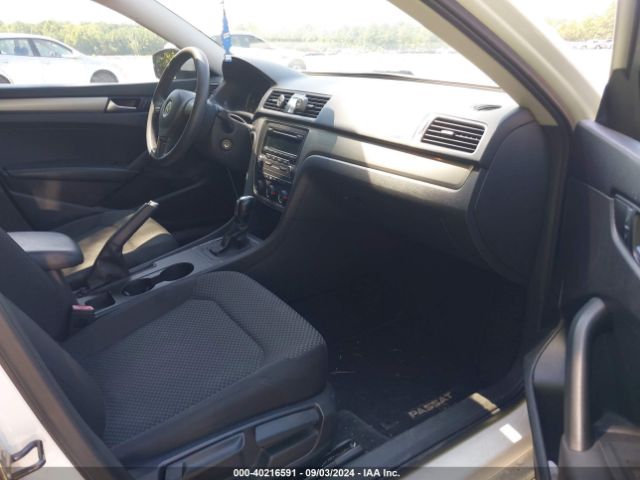 1VWAT7A35EC095624 Volkswagen Passat 1.8t S