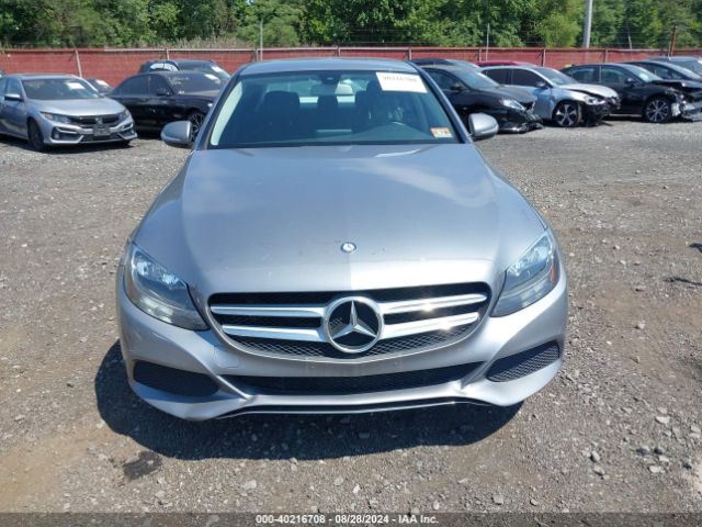 55SWF4JB3FU074909 Mercedes-Benz C 300 Luxury/sport