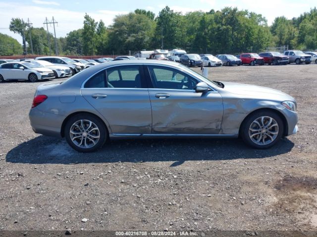 55SWF4JB3FU074909 Mercedes-Benz C 300 Luxury/sport