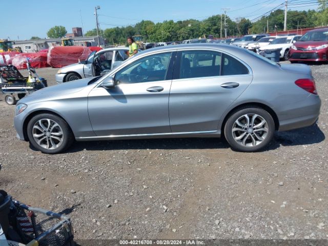 55SWF4JB3FU074909 Mercedes-Benz C 300 Luxury/sport