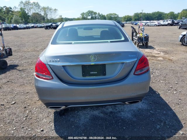 55SWF4JB3FU074909 Mercedes-Benz C 300 Luxury/sport