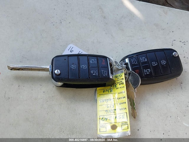 KIA SEDONA LX 2016 KNDMB5C16G6129705 Image 11