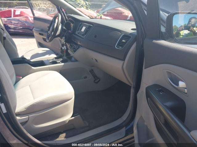 KIA SEDONA LX 2016 KNDMB5C16G6129705 Image 5