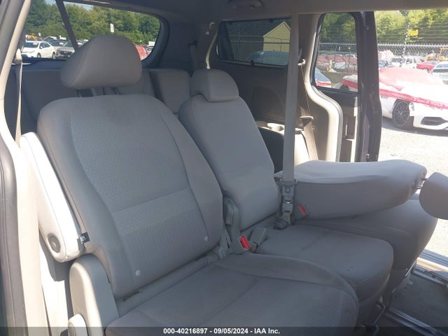 KIA SEDONA LX 2016 KNDMB5C16G6129705 Image 8