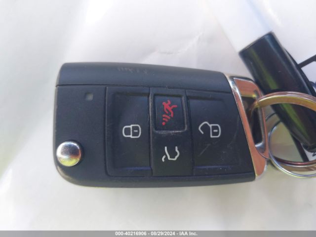 3VVRB7AX8PM114858 Volkswagen Tiguan 2.0t S