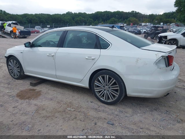 1VWBS7A30FC082093 Volkswagen Passat 1.8t Sport