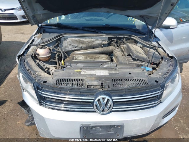 WVGAV7AXXFW511713 Volkswagen TIGUAN SE