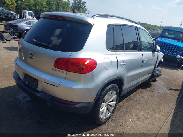 WVGAV7AXXFW511713 Volkswagen TIGUAN SE