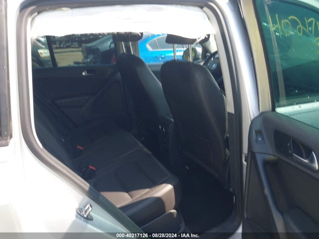 WVGAV7AXXFW511713 Volkswagen TIGUAN SE