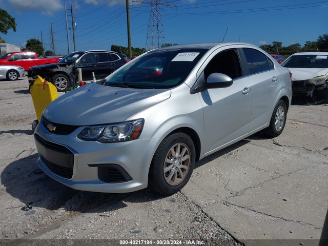 Chevrolet SONIC LT 2019 1G1JD5SB0K4113231 Image 2