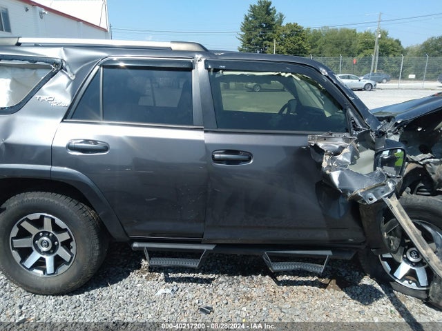 Toyota 4runner Trd Off Road 2018 JTEBU5JR2J5491047 Image 13