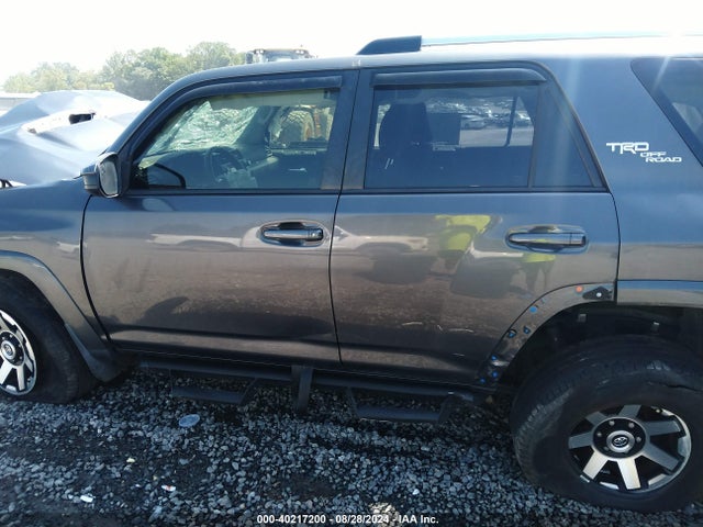 Toyota 4runner Trd Off Road 2018 JTEBU5JR2J5491047 Image 14