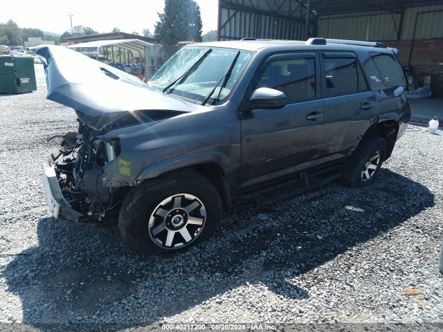 Toyota 4runner Trd Off Road 2018 JTEBU5JR2J5491047 Image 2